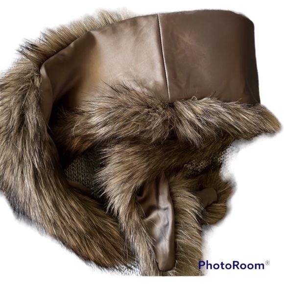 LANE BRYANT GRAY CREAM FAUX FUR BUTTON FRONT SWEATER - Picture 7 of 9